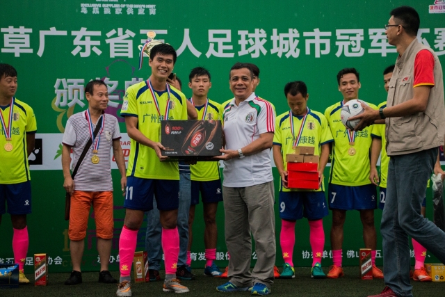 欧洲足坛夏窗转会：利物浦3500万欧签下莱昂尼